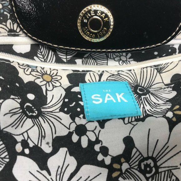 The Sak Large Knitted Exterior Floral interior - Picture 4 of 8